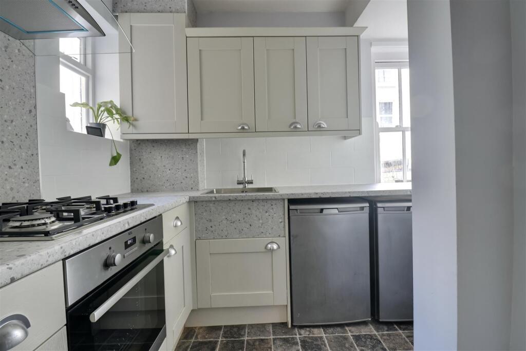 Apartment in Southsea - View 5