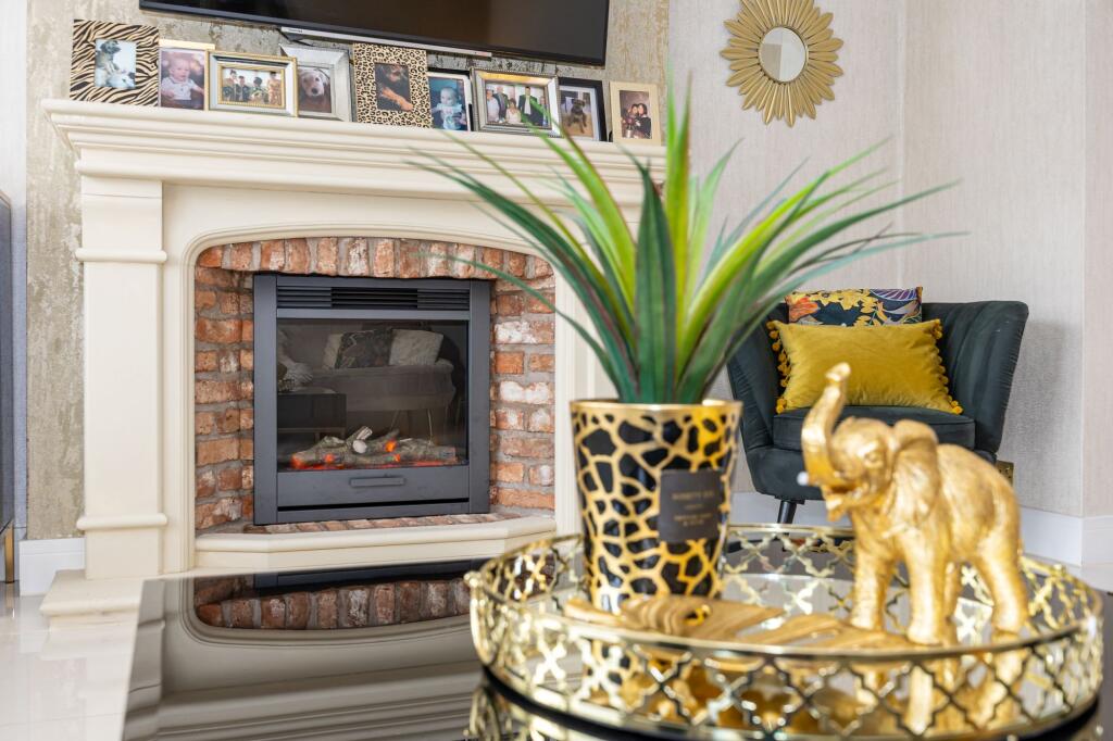 House in Rossendale, Holme - More