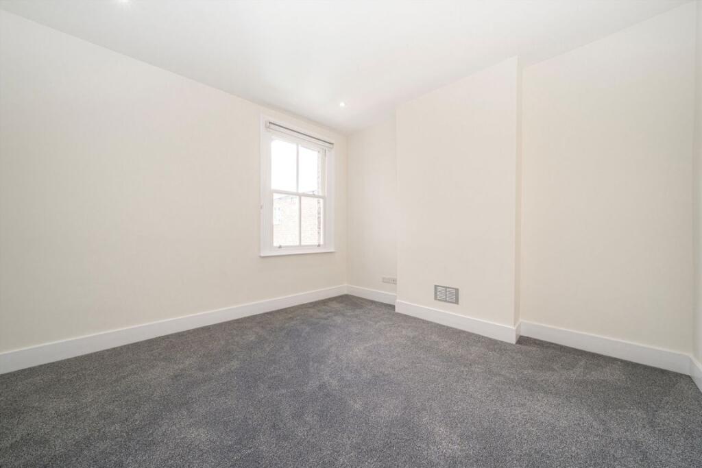 Apartment in Twickenham - View 4