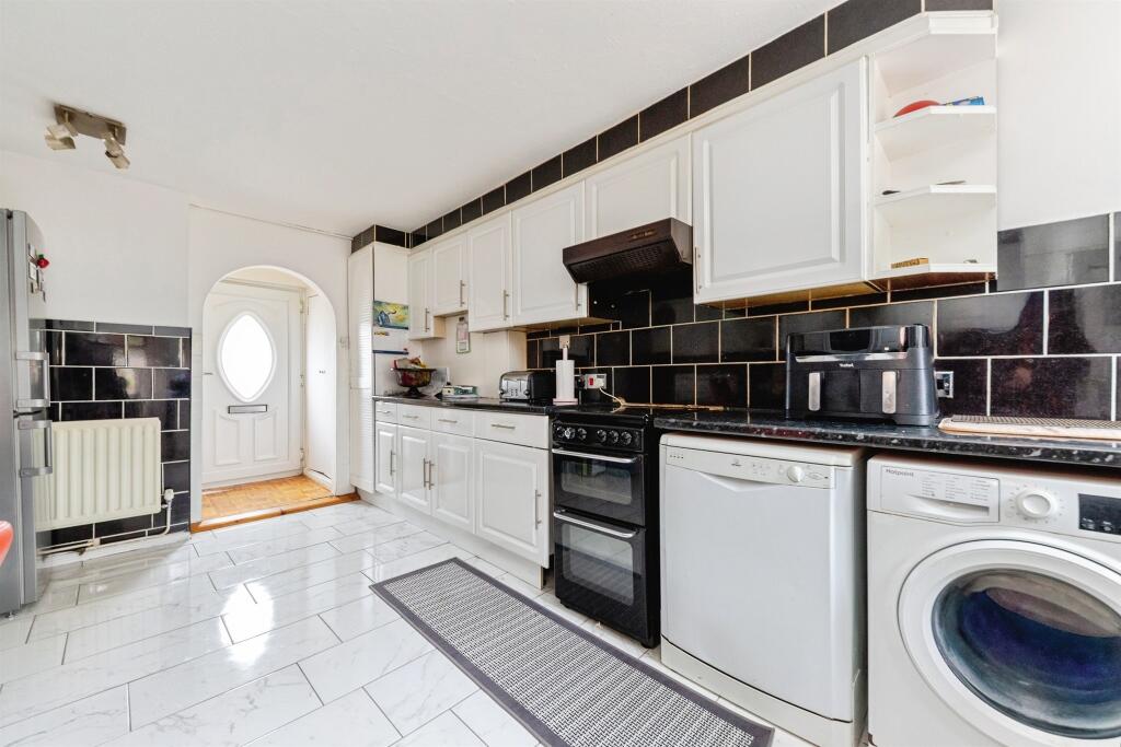 Additional image 5 of Walnut Grove, Welwyn Garden City