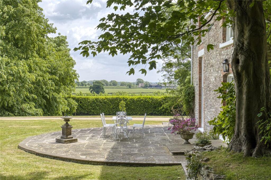An impressive Grade II listed Georgian house in the heart of the Chew Valley, Hinton Blewett photo 4