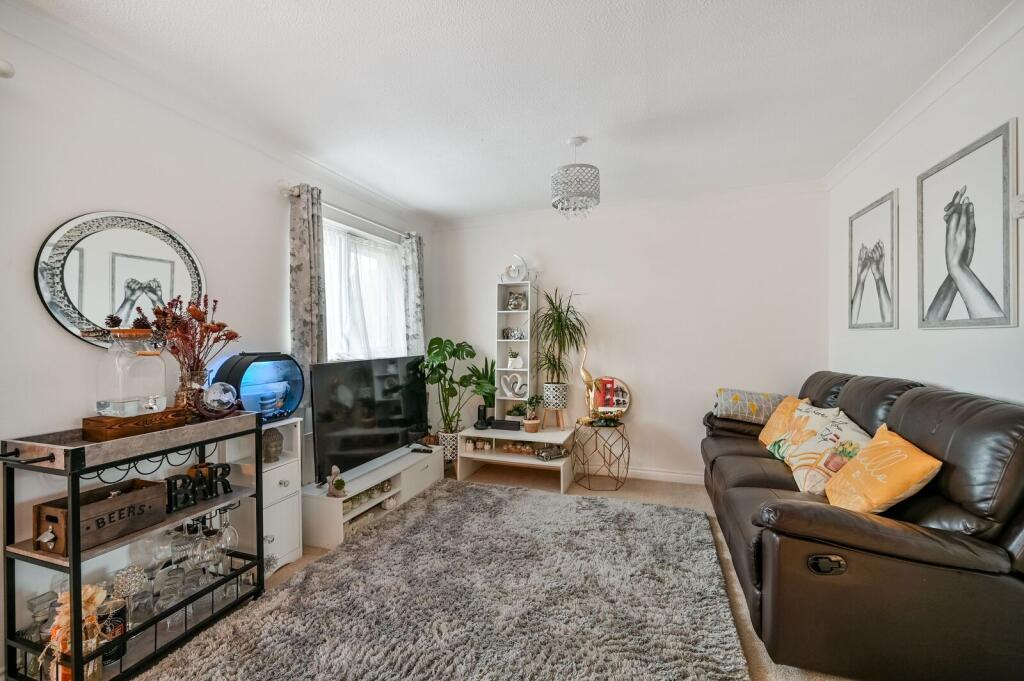 Main image of property: Victoria Street, Slough, SL1
