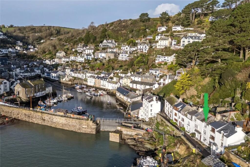 2-bed terraced on The Warren, Polperro, Looe, Cornwall, PL13, £375,000