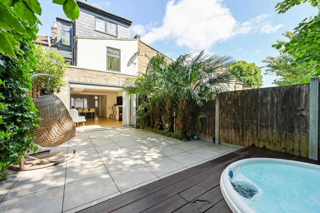 House in London - View 5