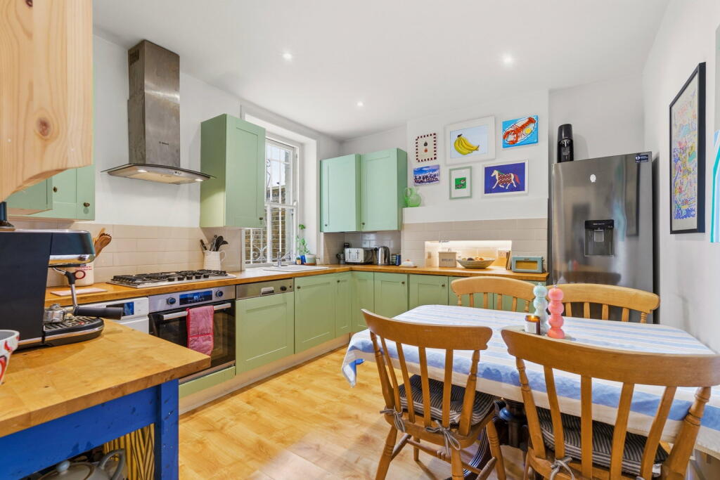 Apartment in London - View 2