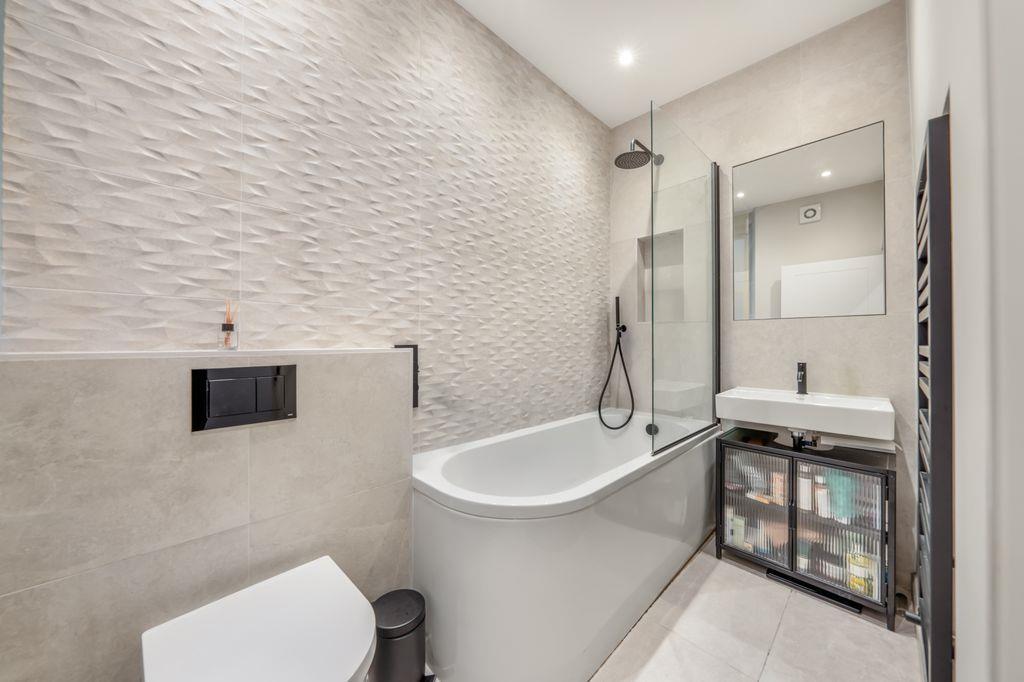 Apartment in London - View 3