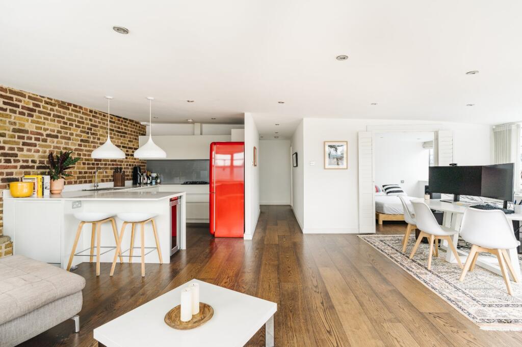 Apartment in London - View 5