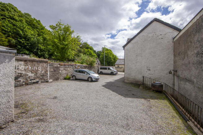 1Z6E7765 rear car park area