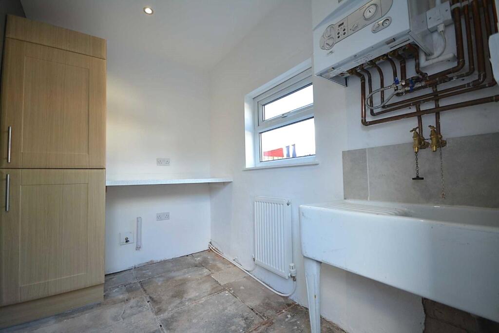 House in Hyndburn, Altham - More