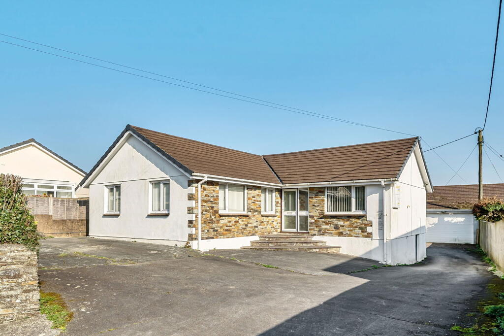 3-bed detached on Liftondown, Lifton, £375,000