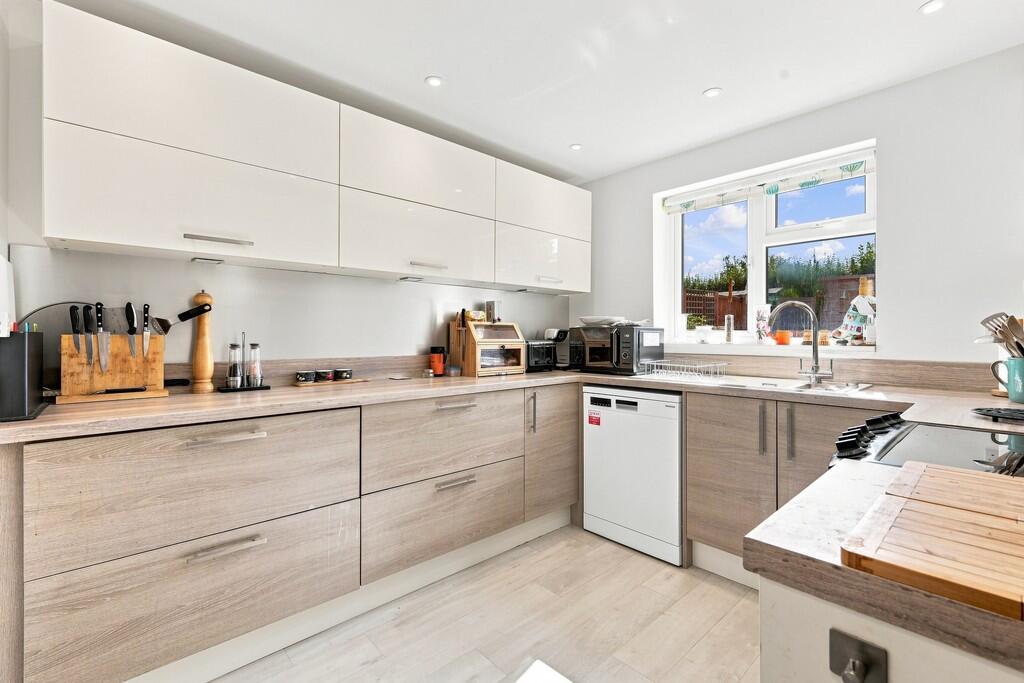 House in Hadleigh - View 3