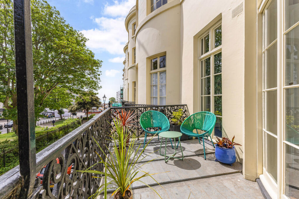 Liverpool Terrace, Worthing, BN11 photo 4