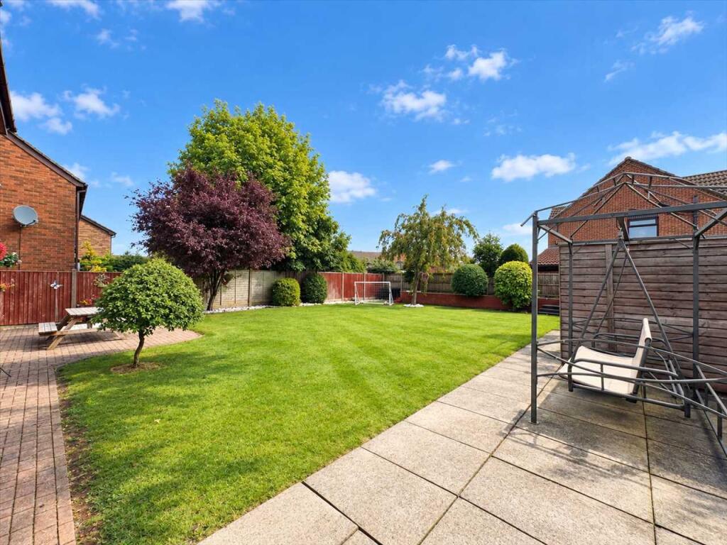 Sapphire Drive, Kirkby In Ashfield photo 4