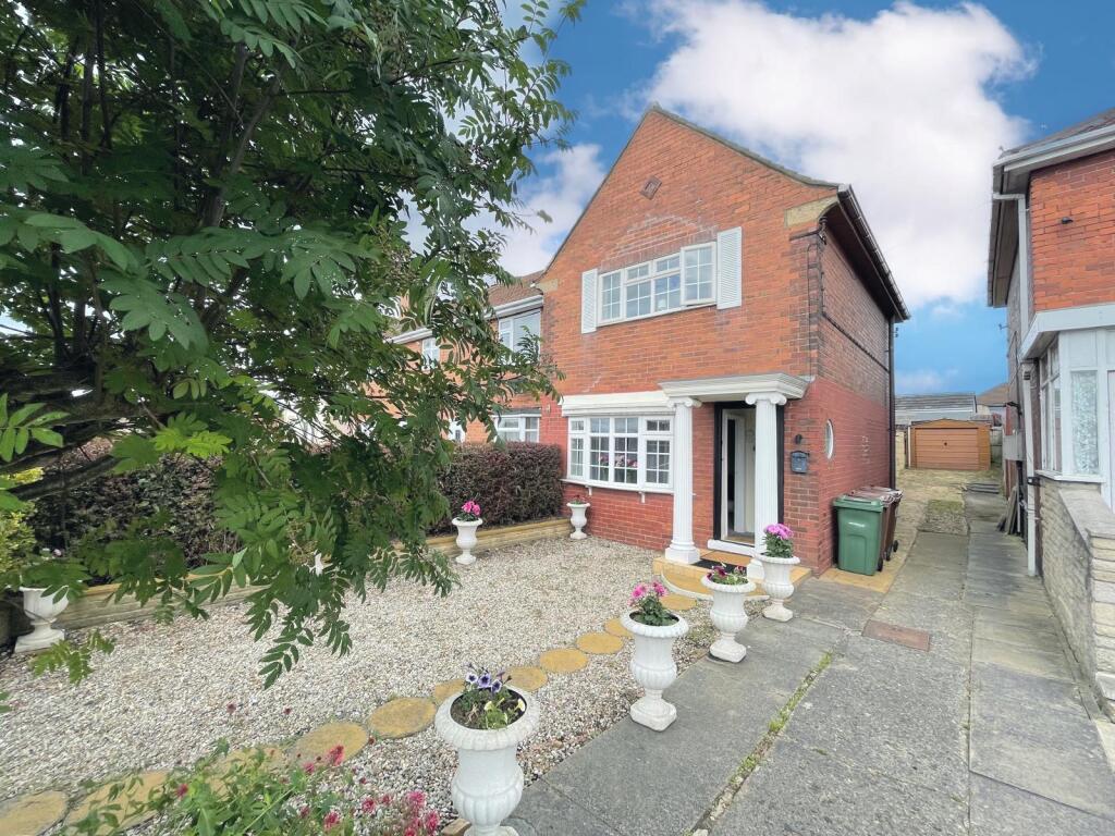 3-bed terraced on Tom Wood Ash Lane, Upton, Pontefract, £125,000