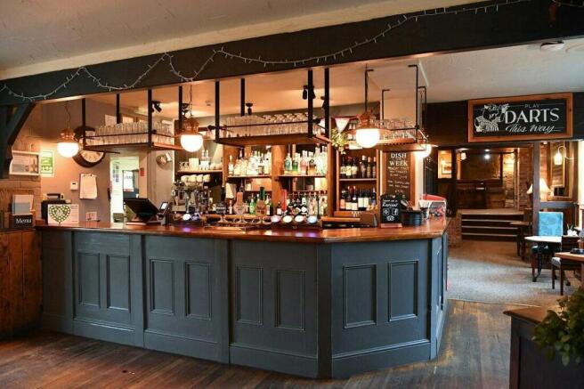 WEB indoor-pub-bar-area.jpg