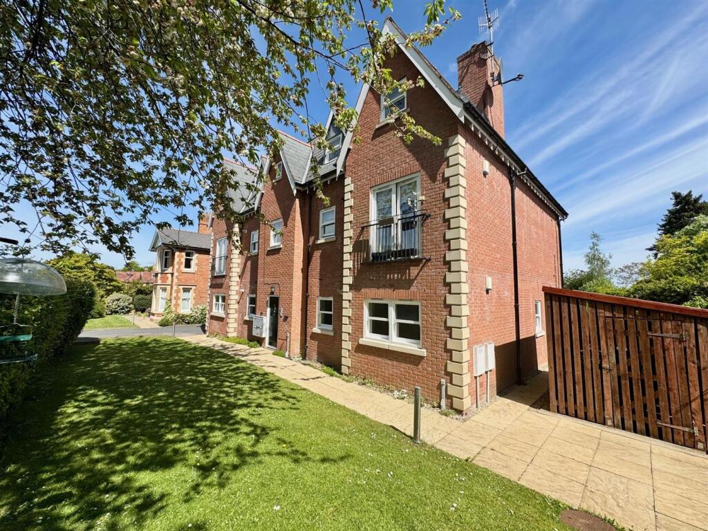 Main image of property: 8 Pickersleigh MewsPickersleigh RoadMalvernWorcestershire