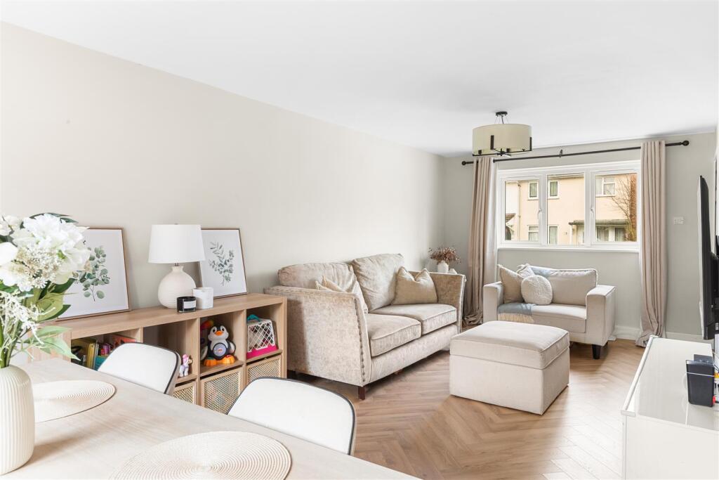 House in Harlow, Brays Grove - View 3