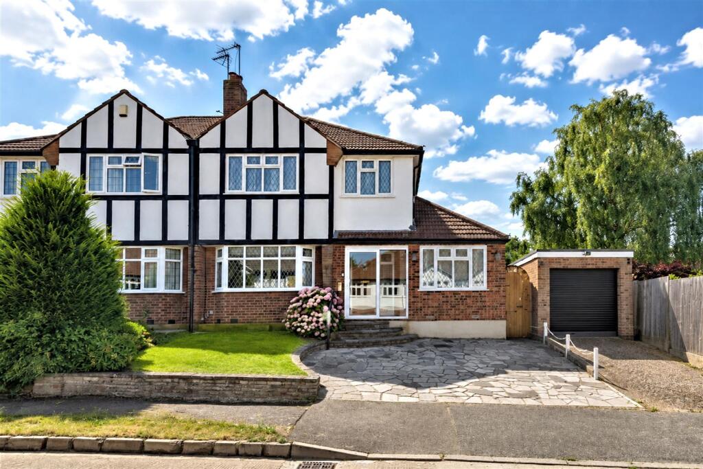 Main image of property: Purlieu Way, Theydon Bois