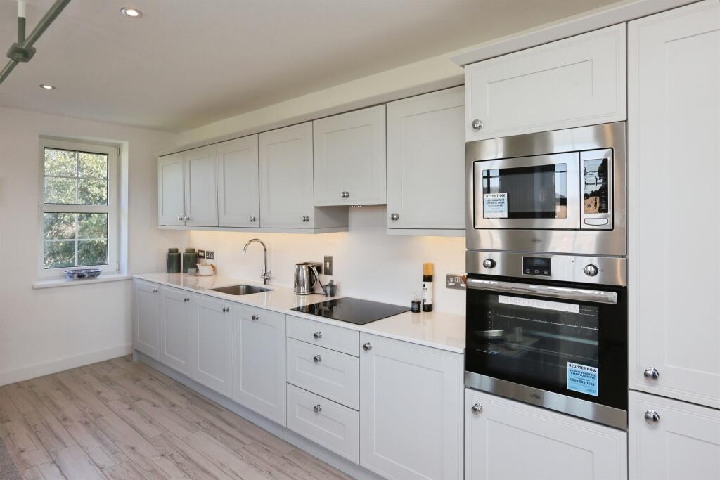 Apartment in Gosport, Hampshire - View 3