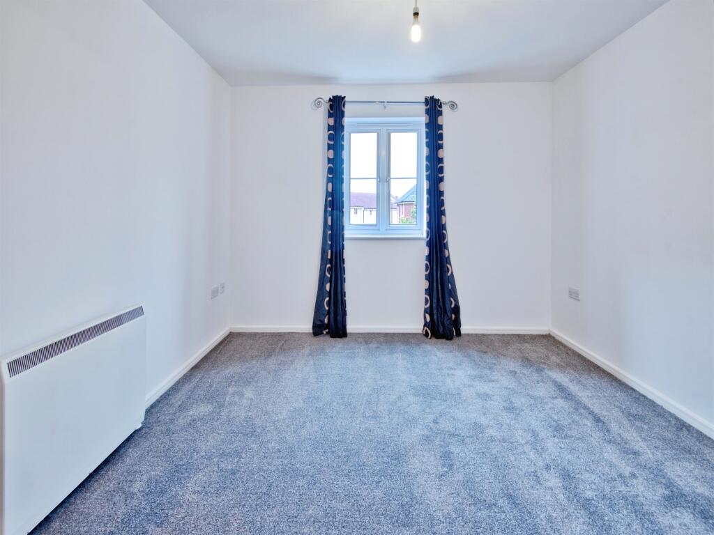 Salamanca Way, Colchester photo 4