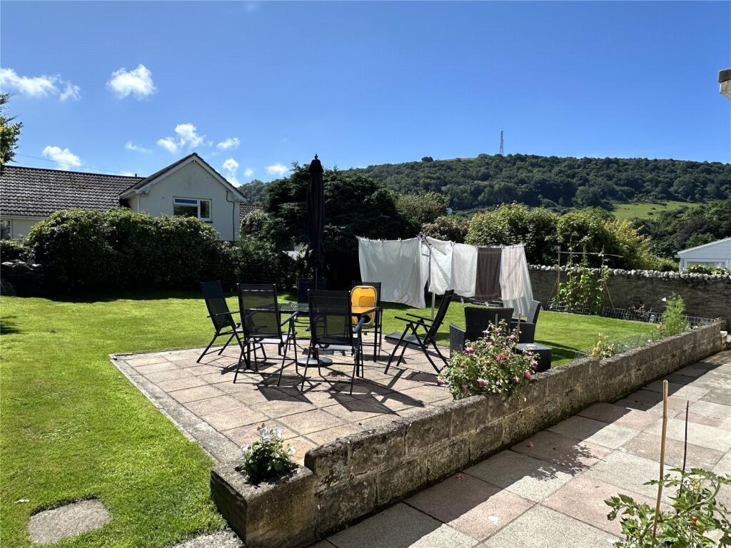 Broad Park Avenue, Ilfracombe, EX34 photo 2