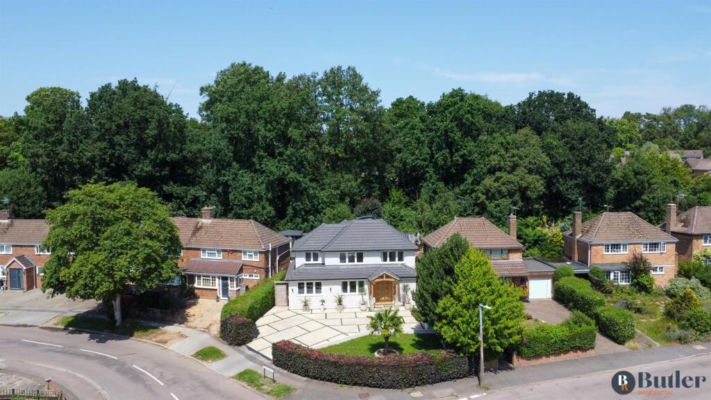 Main image of property: Grove Avenue, Harpenden