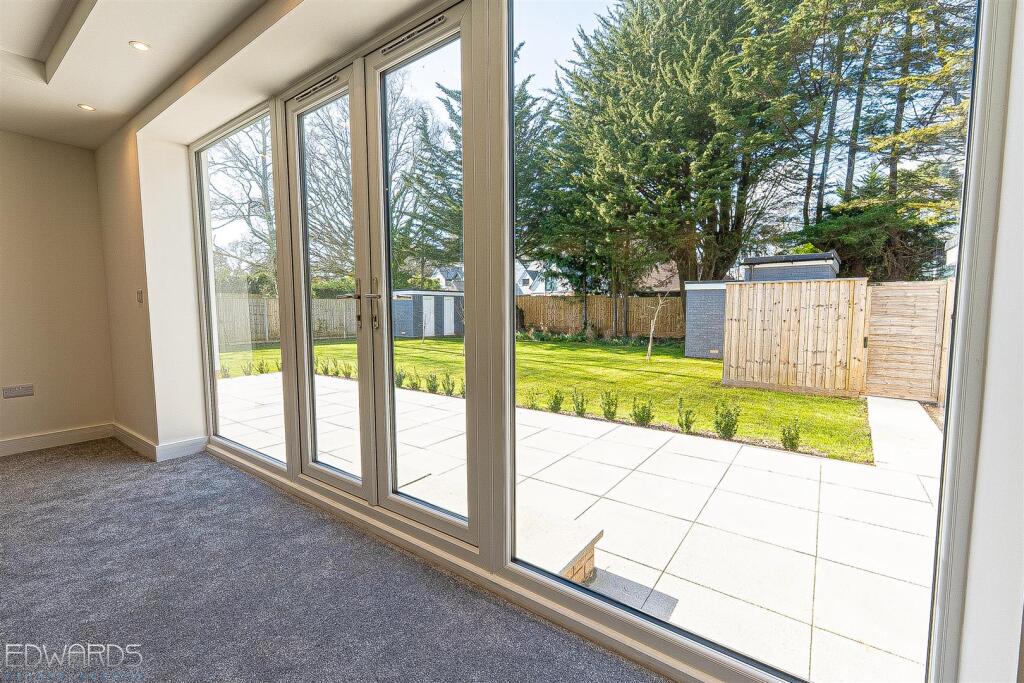 14 Golf Links Road, Ferndown photo 4