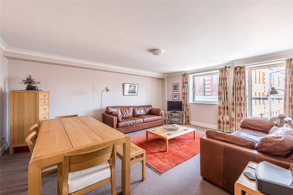 Apartment in London - More