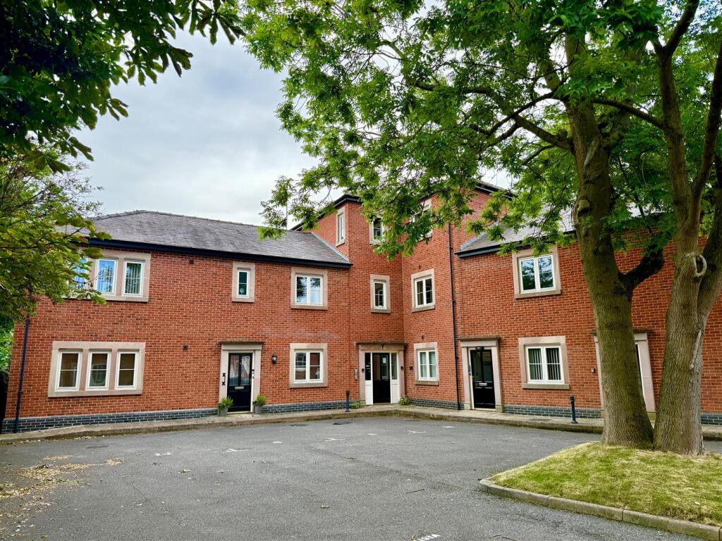 2-bed flat on Appletree Court, Duffield, Belper, Derbyshire, £249,950