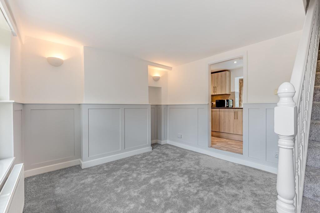 House in Bradford, West Yorkshire - View 3