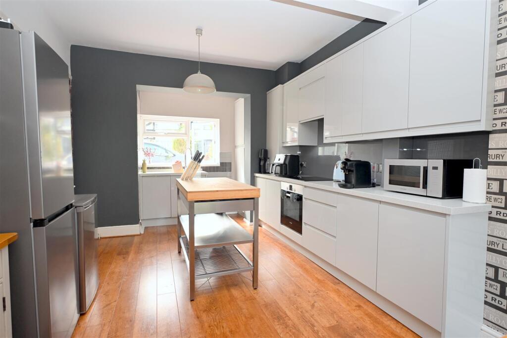 House in Eastbourne, East Sussex - View 4