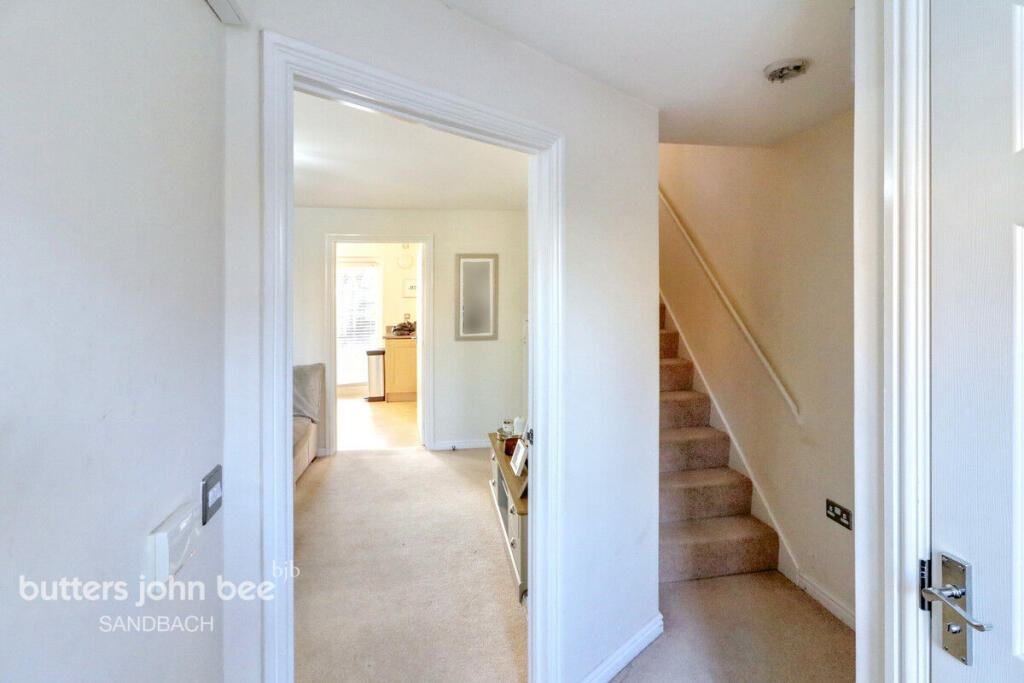 Woodpecker Close, Sandbach photo 4