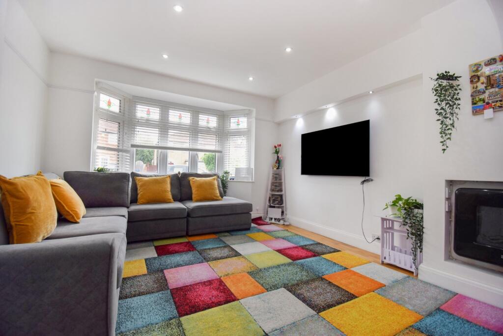 House in Slough - View 2