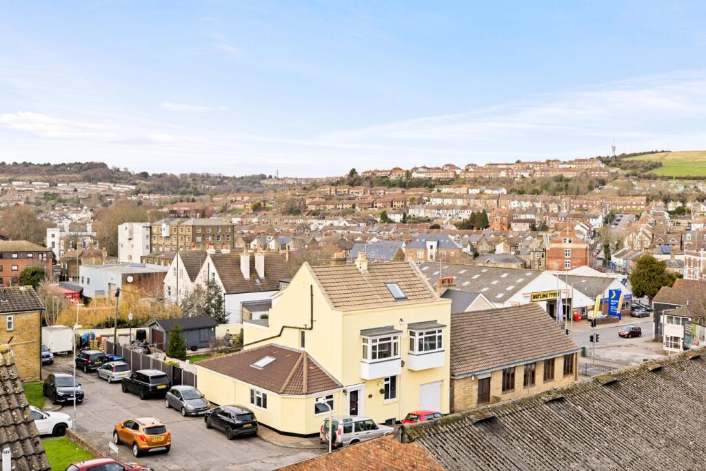 House in Dover - View 2