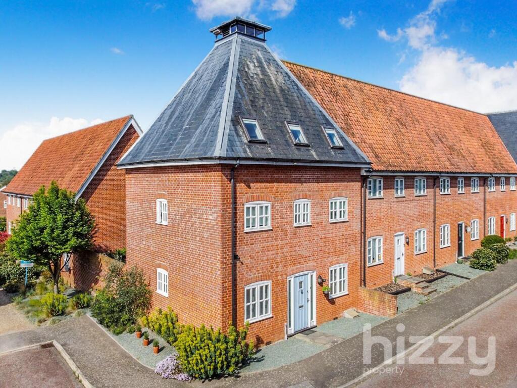 4-bed house on Station Yard, Hadleigh, £400,000