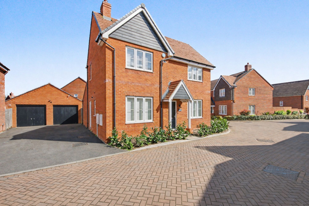 Main image of property: St. Andrews Road, Botley, SO32