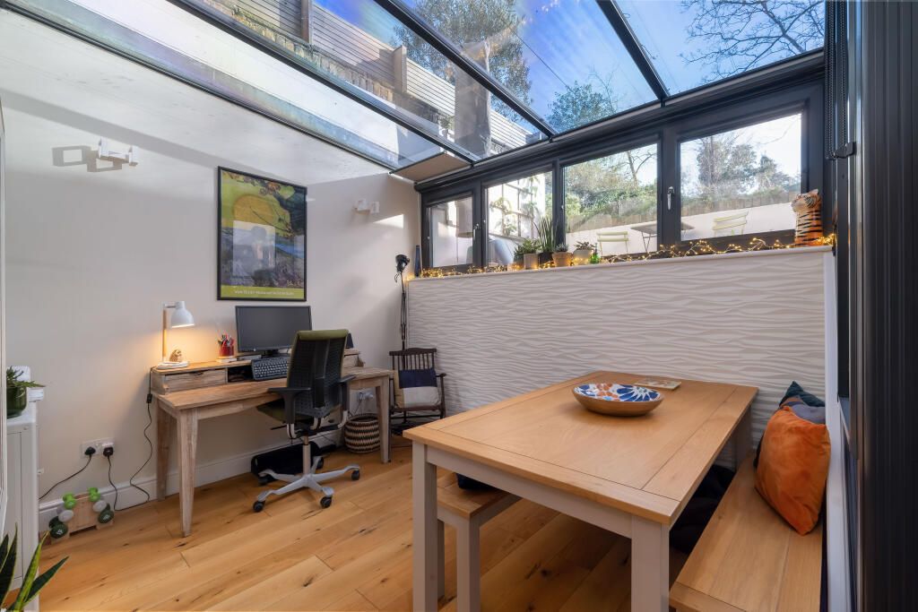 Apartment in London - View 4