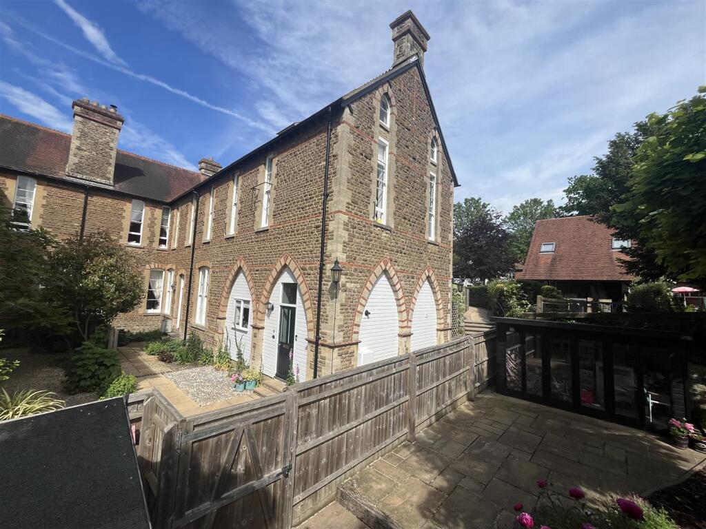 Main image of property: Priory Road, Wantage, Oxfordshire, OX12