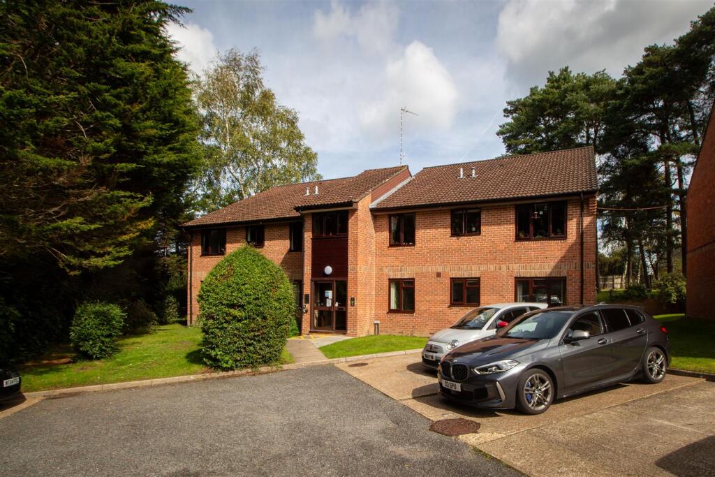 Main image of property: Windmill Platt, Handcross