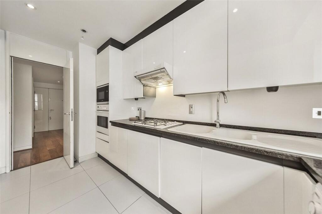 Apartment in London - View 5