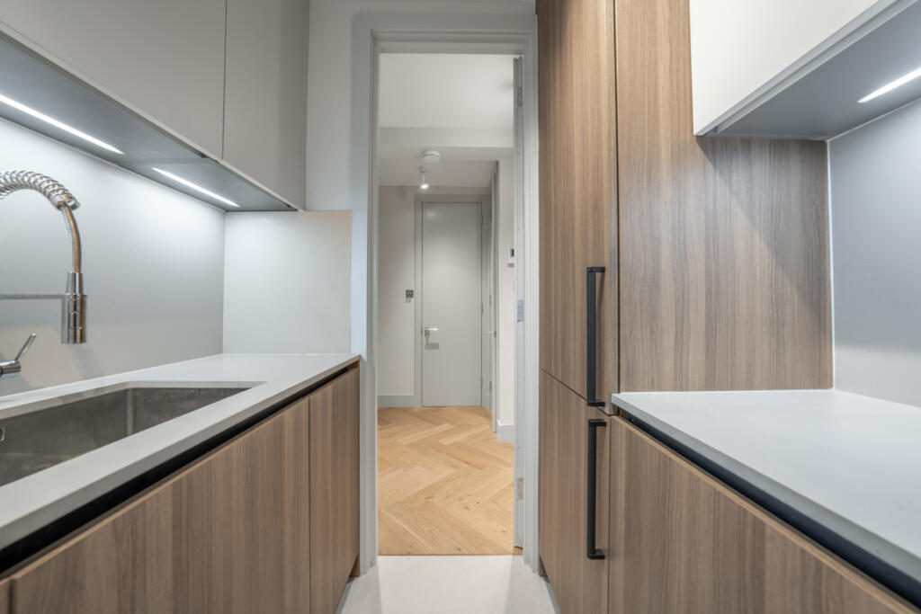 Apartment in London - View 5