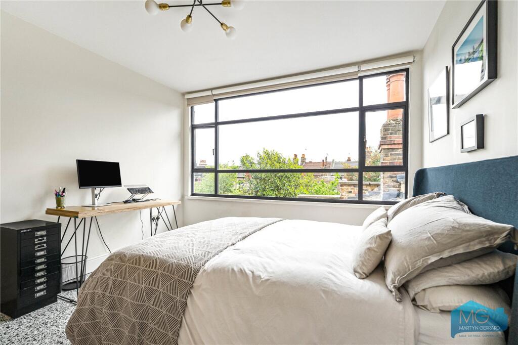 House in London - View 5