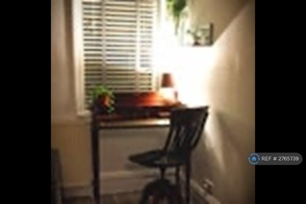 1 bedroom house share for rent