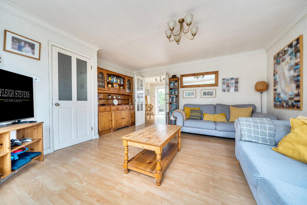 House in Gillingham, Medway - View 4
