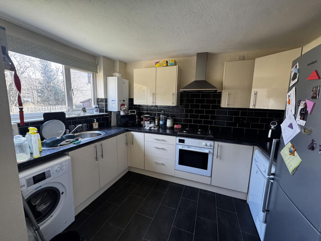 Adam Court, Lindley, Huddersfield HD3 3LJ photo 5
