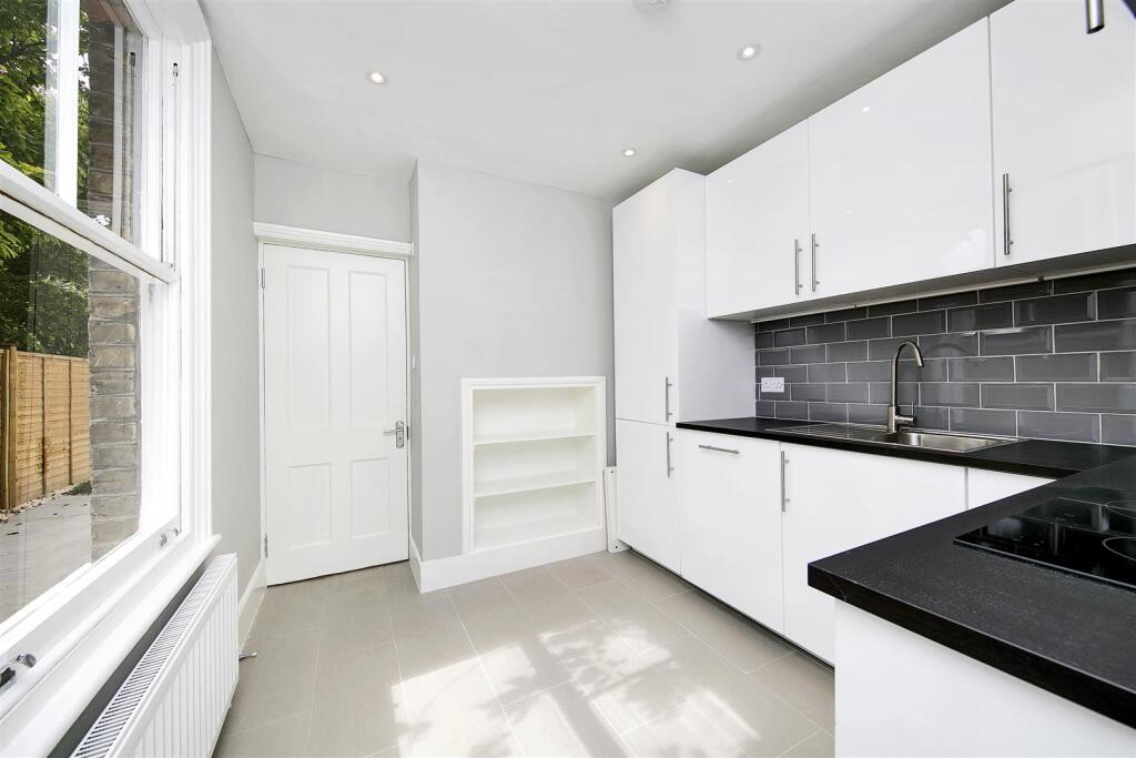 House in Twickenham - View 4