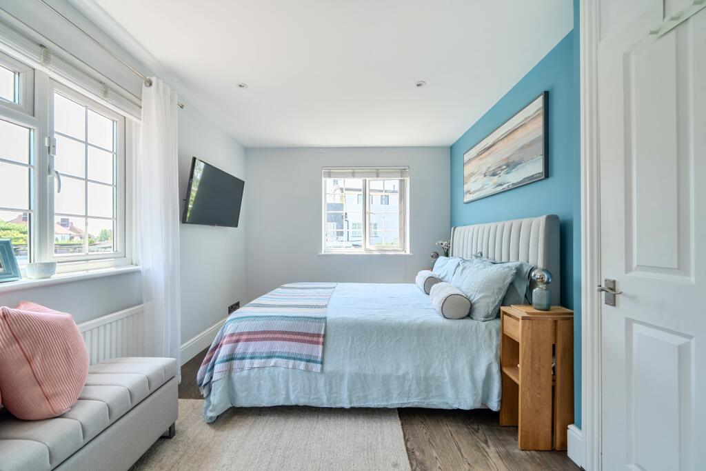 Somerset Close, New Malden, Surrey, KT3 photo 4
