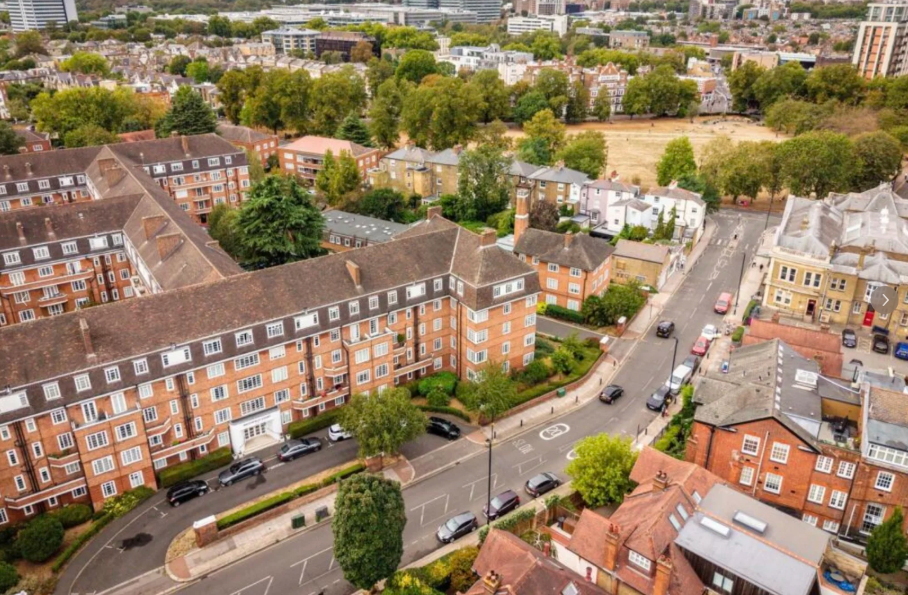Apartment in London - View 5