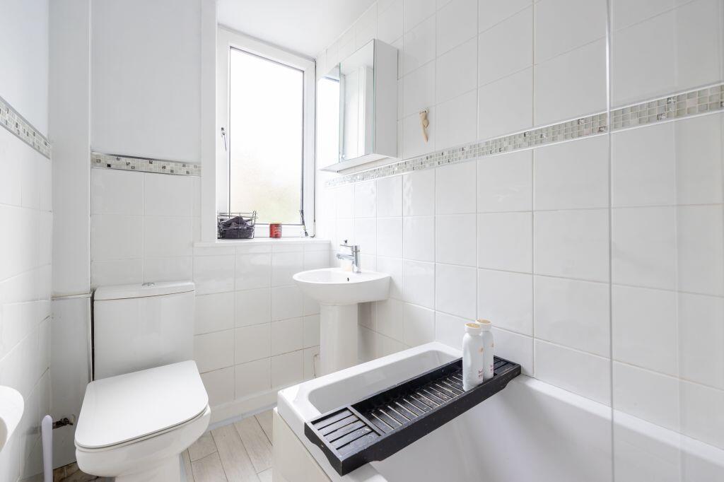 Apartment in Edinburgh, Carrick Knowe, Corstorphine - View 5