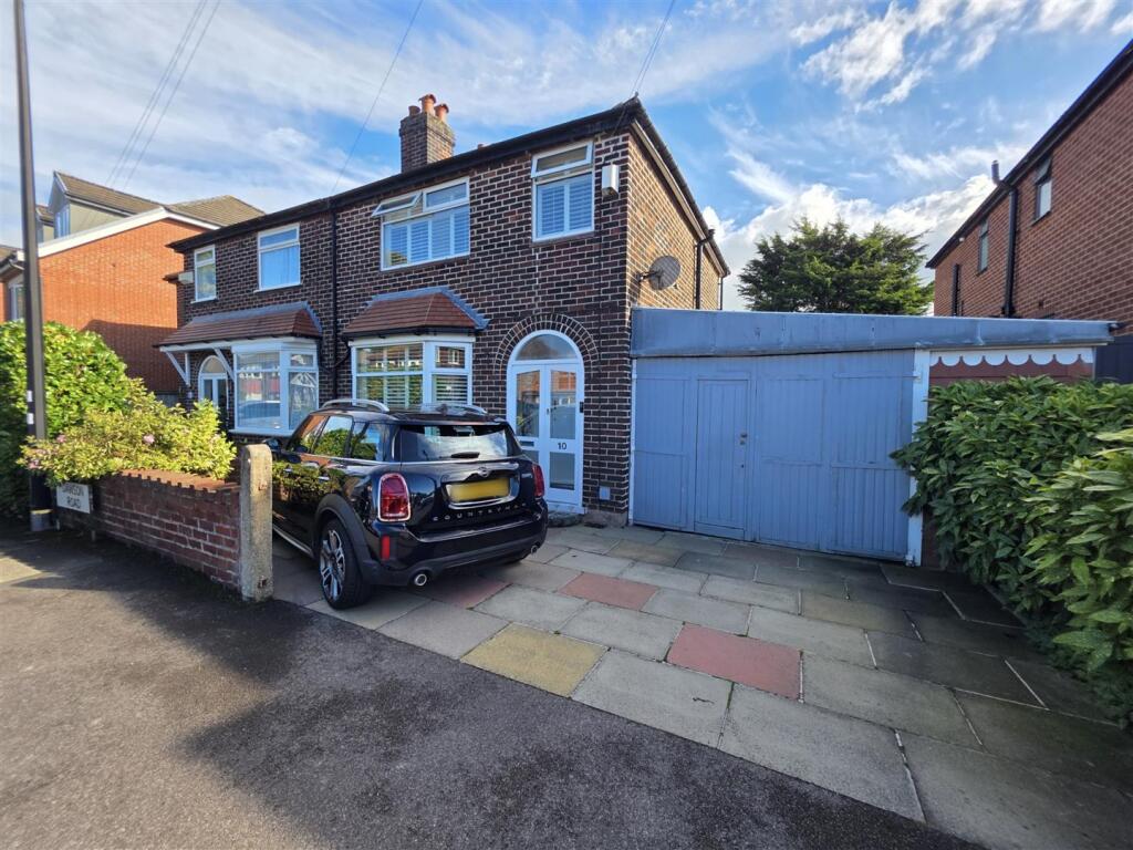 3-bed semi-detached on Dawson Road, Broadheath, Altrincham, £400,000